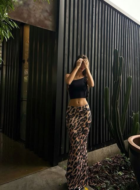 Summer Skirts Long, Leopard Print Maxi Skirt, Cheetah Print Outfits, Print Maxi Skirt, Skirts Long, Long Skirts For Women, Floor Length Skirt, Printed Maxi Skirts, Mode Inspo