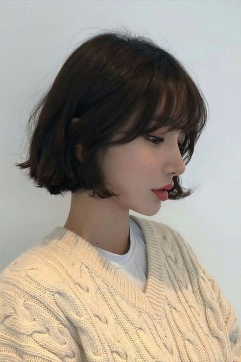 Trendy Bob Hairstyles, Messy Bob Hairstyles, Asian Short Hair, Hair Inspiration Short, Trendy Hairstyle, Shot Hair Styles, Haircuts Straight Hair, Short Bob Haircuts, Pixie Bob