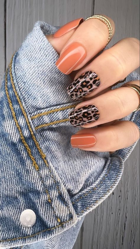 Orange And Black Cheetah Nails, Best Fall Nails Designs, Black And Brown Leopard Nails, Nails 2023 Trends Leopard, Gray Leopard Print Nails, Fall Nails 2023 Leopard, Short Nail Designs Leopard, Autumn Leopard Nails, Fall Nails Leopard Print