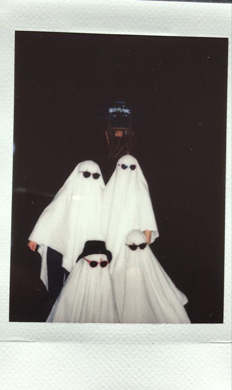 Ghost Polaroid, Halloween Party Pictures, Ghost Video, Spooky Shoot, Aesthetic Ghost, Ghost Photo, Halloween Pics, Ghost Videos, Polaroid Photography