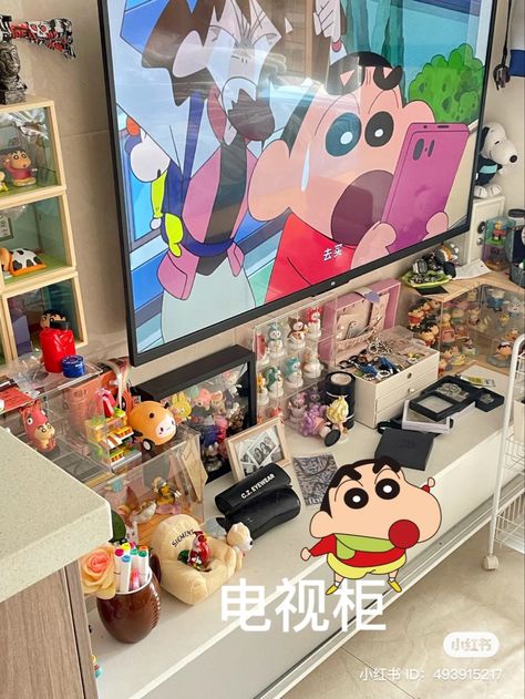 Crayon Shinchan, Cozy Desk, Chan's Room, Paper Doll Template, Crayon Shin Chan, Shin Chan, Aesthetic Rooms, Pretty Room, Anime Dancer