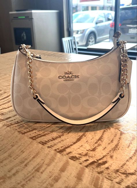 Shoulder bag, white purse, purse aesthetic, gen z fashion, fashion, luxury fashion, fashion aesthetic, shopping, shopping aesthetic Tas Coach, Coach Teri Shoulder Bag, Bag Closet, Trendy Purses, Luxury Bags Collection, Handbag Essentials, Girly Bags, Luxury Purses, Fancy Bags