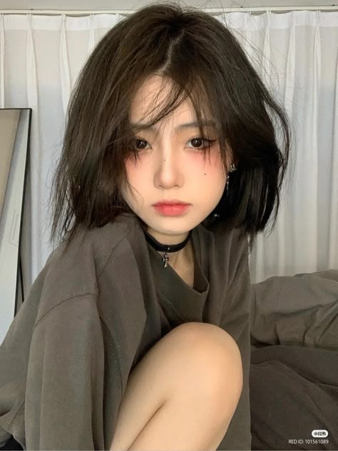 Pelo Ulzzang, Ulzzang Short Hair, Cute Korean Fashion, Ulzzang Hair, Korean Short Hair, Photography Styles, Makeup Aesthetic, Shot Hair Styles, Girl Short Hair