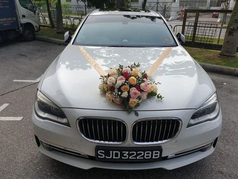 Classic Wedding Car, wedding car decorations, wedding car deco, wedding car deco simple, wedding car decorations ideas, rolls Royce wedding car Wedding Car Deco, Cars Decorations, Bridal Car, Wedding Car Decorations, Disney Cars Birthday, Cars Birthday Party Disney, Car Deco, Car Decorations, Artificial Flowers Wedding