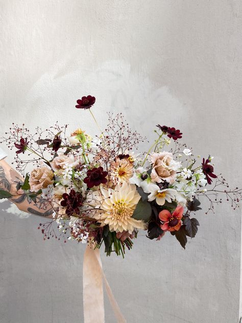 Muted Bridal Bouquet, Autumn Wedding Burgundy, Muted Jewel Tone Wedding, Bohemian Wedding Bouquet, Elegant Wedding Bouquets, Earthy Wedding, Bridal Bouquet Fall, Fall Flower Arrangements, Bouquet Inspiration