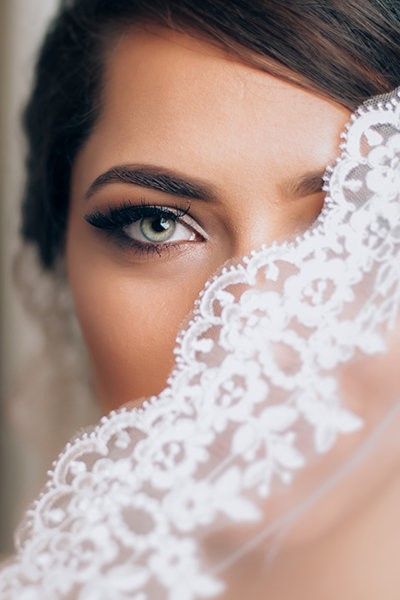 Bride Headshots, Make Up Sposa, Pose Pengantin, Bride Photos, Bride Pictures, Persian Wedding, Wedding Picture Poses, Romantic Wedding Photos, Braut Make-up