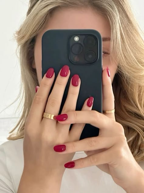 Round Square Nails, Short Red Nails, Rounded Acrylic Nails, Natural Nails Manicure, Wine Nails, Gel Toe Nails, Cherry Nails, Burgundy Nails, Classic Nails