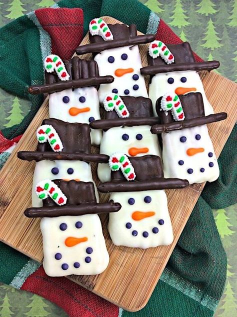 Snowmen Pretzel Sticks, Snowflake Pretzels, Pretzel Snowman, Snowman Pretzels, Chocolate Covered Pretzels Christmas, Chocolate Snowman, White Chocolate Covered Pretzels, Christmas Pretzels, Snowman Treats