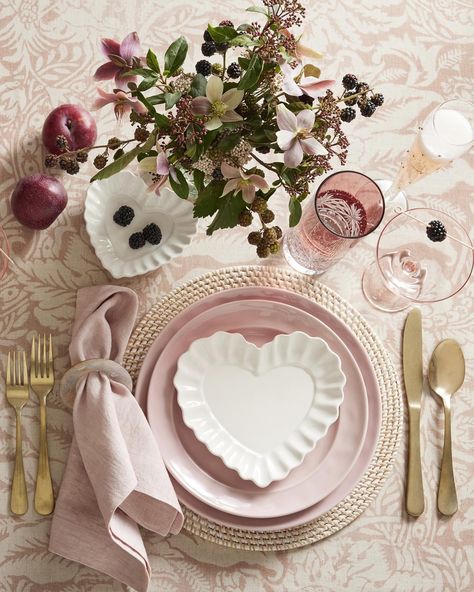 Spring hosting is upon us! These swoon-worthy tablescapes are the perfect way to showcase your style and creativity and serve as instant conversation starters. Which color palette do you love most? Pink White Table Setting, Valentine Plates, Valentine Tablescape, Cupcake Plate, Appetizer Plates Set, Heart Dish, Fall Dishes, Pretty Plates, Elegant Kitchens