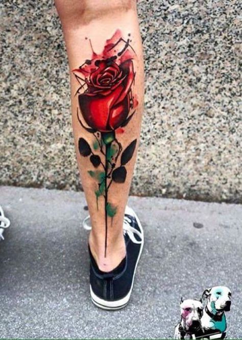 Increíble tatuaje en la pantorrilla de una rosa creada con técnica de acuarela. Tato Geisha, Tato Phoenix, Tattoo Calf, Watercolor Rose Tattoos, Tattoo Dotwork, Petit Tattoo, Geniale Tattoos, Tatuaje A Color, Rose Tattoo Design