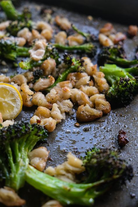 Roasted Broccoli and White Beans Bean Recipes Vegetarian, Roasted Dinner, White Bean Pasta, Broccoli Roasted, White Bean Recipes, Beans Vegetable, Vegetarian Breakfast Recipes, Vegetarian Main Dishes, Roasted Broccoli