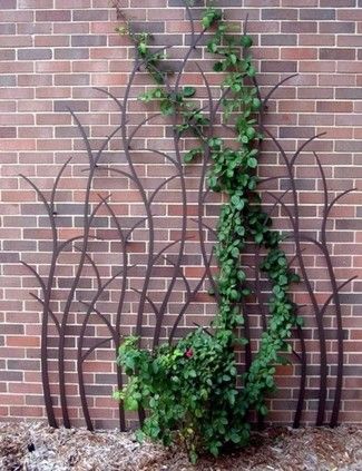 Metal Garden Arbors And Trellises - Foter Garden Trellis Designs, Tall Garden Trellis, Garden Design Ideas Inspiration, Garden Trellis Ideas, Pergola Roof, Wall Trellis, Metal Trellis, Trellis Ideas, Rose Trellis