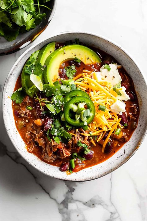 Chili Recipe With Beef Chunks, Chilli Dinner Ideas, Recipe For Cold Weather, Healthy Chilli Con Carne, Beef Chunks Recipes, Slow Cooker Chilli Con Carne, Cold Weather Meals, Slow Cooked Chilli, Healthy Chilli