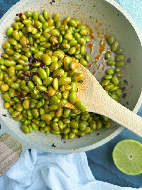 Chili-Lime Mukimame (Shelled Edamame) - Coined Cuisine Mukimame Recipe, Shelled Edamame Recipes, Shelled Edamame, Spinach Puff, Edamame Recipes, Pesto Spinach, Appetizer Salad, Blt Pasta Salads, Spiced Butter