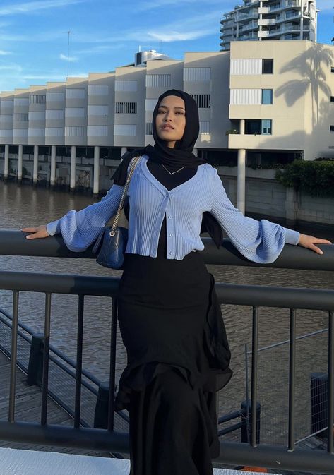 Hijabi Brunch Outfit, Muslim Teenage Outfits, Hijab Modest Outfits, Hijabi Dress Outfits, Hijabi Fashion Dress, Hijabi Dresses Casual, Muslim Summer Outfits, Hijabi Skirt Outfits, Halal Outfit