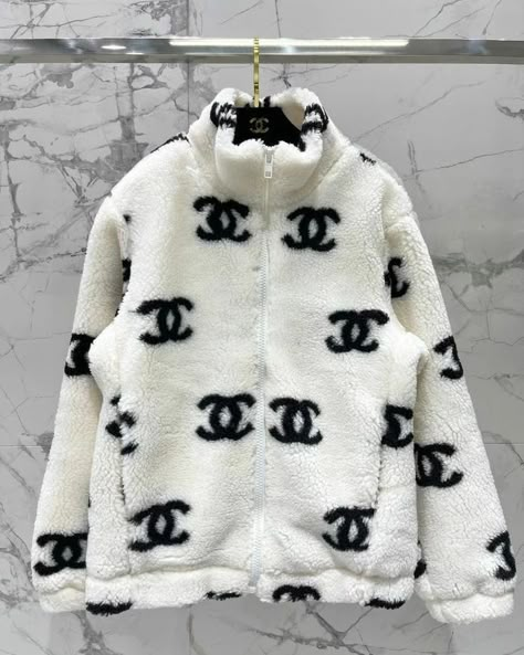 @chanelofficial Chanel Closet, Chanel Things, Chanel Clothes Women, Designer Jackets, Chanel Clothing, Luxury Clothes, Chanel Clothes, Chanel Outfits Women, Gucci Outfit