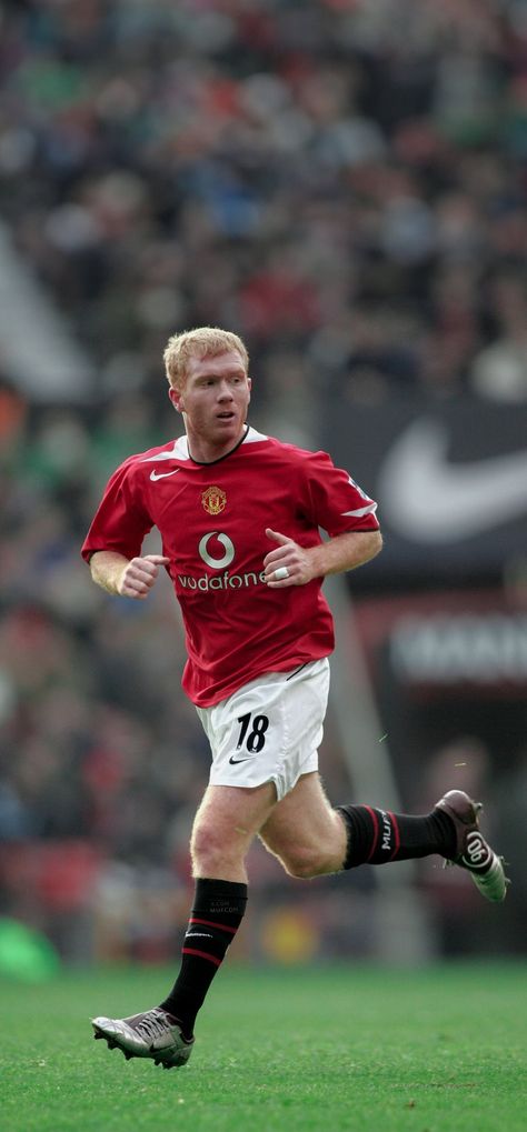 Paul Scholes Wallpaper, Paul Scholes, Football Aesthetic, United Wallpaper, Manchester United Wallpaper, 90s Bollywood, Football Icon, Messi 10, Man Utd