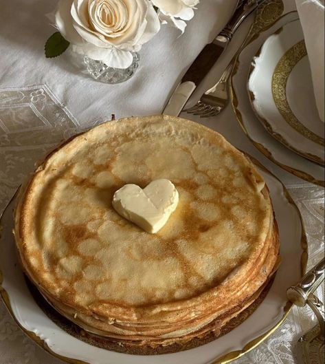 #butter #crepes #breakfast Crepe Aesthetic, Crepe Pancakes, Crepes Aesthetic, Crepe Recipe, Food Aesthetics, Cinnamon Butter, Christmas Brunch, Perfect Pair, Pancakes