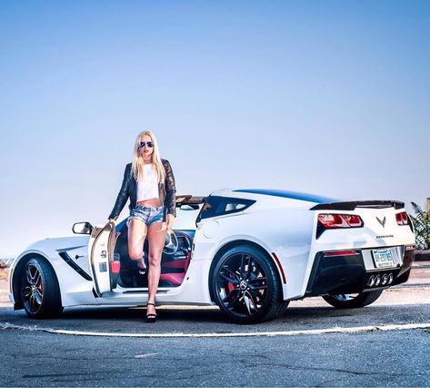 Corvette Photoshoot, Slingshot Car, Bmw Supercar, Luxury Bmw, Roush Mustang, Classic Car Photoshoot, Senior Photography Poses, Car Poses, Girl Car