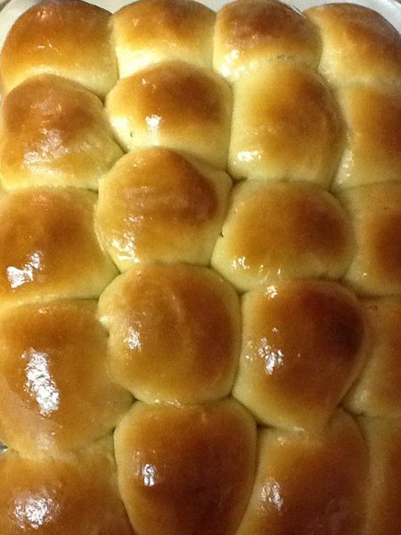 Guam Chamorro Sweet Bread (with video) Chamorro Sweet Bread, Chamorro Empanada Recipe, Guamanian Recipes, Guamanian Food, Guam Food, Chamorro Food, Guam Recipes, Potato Buns, Chamorro Recipes