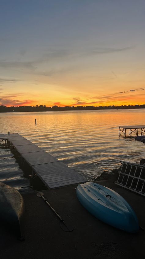 American Summer Aesthetic Vintage, Lake Resort Aesthetic, Small Town Lake Aesthetic, Small Lake Town Aesthetic, Summer Midwest Aesthetic, Summer In The Midwest, Cottage Summer Aesthetic, Summer Aesthetic Midwest, Midwestern Summer Aesthetic