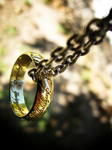 One ring to rule them all.......there is a necklace u can get that looks like the one ring on a chain I really really want it!!!!! Lord Of Rings, Baba Jaga, Into The West, Fellowship Of The Ring, Three Rings, Thranduil, Jrr Tolkien, Gandalf, Legolas