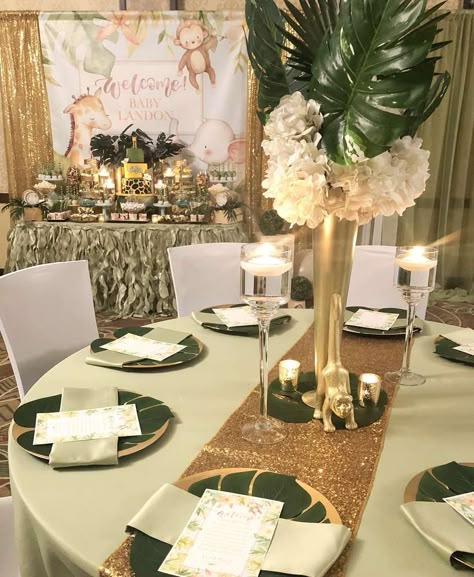 Safari Table Setting, Safari Baby Shower Girl, Baby Shower Table Set Up, Safari Party Ideas, Zoo Baby Shower, Safari Theme Baby Shower, Safari Baby Shower Decorations, Wild Baby Shower, Safari Baby Shower Boy