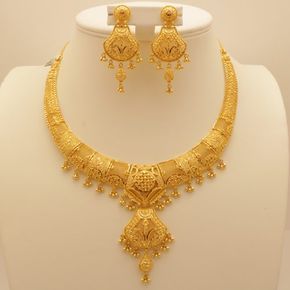 50+ Marriage Bridal Gold Necklace Designs - [2024 Models] Bridal Gold Necklace, Indian Palmistry, Dubai Gold Jewelry, Gold Bridal Necklace, Pure Gold Jewellery, Choker Designs, Bridal Jewellery Design, Gold Necklace Indian Bridal Jewelry, Gold Bridal Jewellery Sets