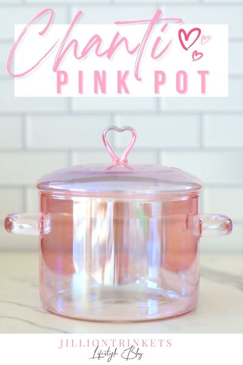 Pink Girly Decor, Pink And Gold Home Decor, 2023 Kitchen Decor, Pink Modern Kitchen, Pink Appliances, Pink Kitchens, Kawaii Kitchen, Glass Cookware, Pink Pot