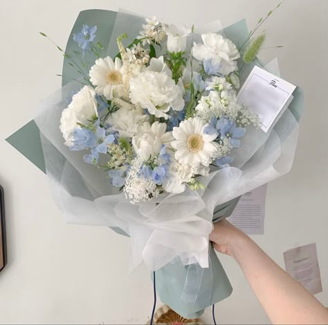 White And Blue Flowers Aesthetic, Green And Blue Flower Arrangements, Grad Flowers Bouquet, Light Blue Flower Bouquet, Baby Blue Bouquet, Light Blue Bouquet, Grad Bouquet, Blue And White Bouquet, Blue Flower Bouquet