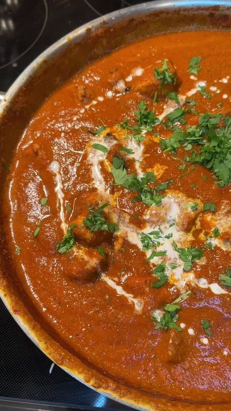 Restaurant Style Butter Chicken ❤️ #butterchicken #indianfood #fakeaway #recipes #howtocook #hoemade #food #foodie #hoemadebythehousehoe #cookingmadeeasy #food #foodie #foodtips #cooking #howto #homemade #madewithlove #mealideas | Cheysingh Butter Chicken Snapchat Story, Butter Chicken Snap, Butter Chicken Aesthetic, Homemade Food Snap, Homemade Food Snapchat, Fakeaway Recipes, Weird Quotes, Food Captions, Snap Story