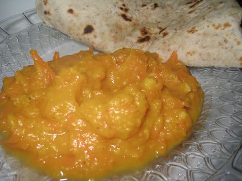 Guyanese Pumpkin Curry Pumpkin Curry Recipe, Curry Ingredients, Pumpkin Curry, Roti Recipe, Detox Salad, Dried Herbs, Global Recipes, Orange Recipes, Yummy Eats