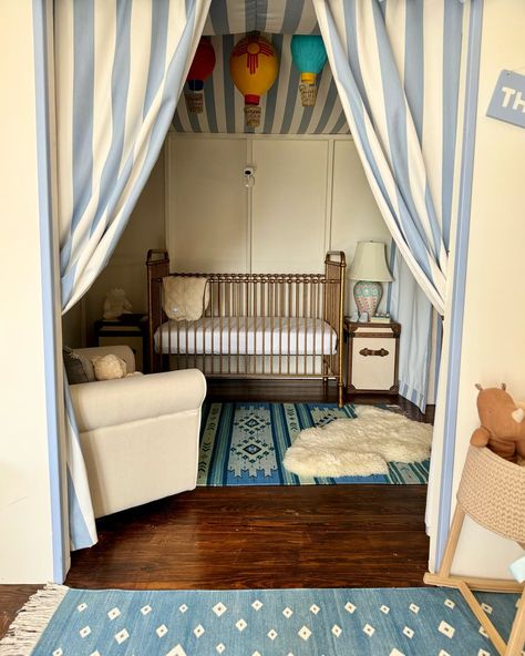 Brass crib inside tent of circus themed nursery. Circus Theme Nursery, Maeve Bedroom, Brass Crib, Vintage Circus Nursery, Carnival Nursery, Room Within A Room, Circus Room, Circus Nursery, Carnival Baby Showers