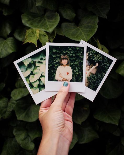 10 Instagram Accounts For Instant Inspiration – Polaroid Originals Magazine Inspiring Instagram Accounts, Instax Mini Ideas, Polaroid Ideas, Instax Square, Polaroid Originals, Mini Polaroid, Wall Collage Decor, Film Paper, Instant Photography