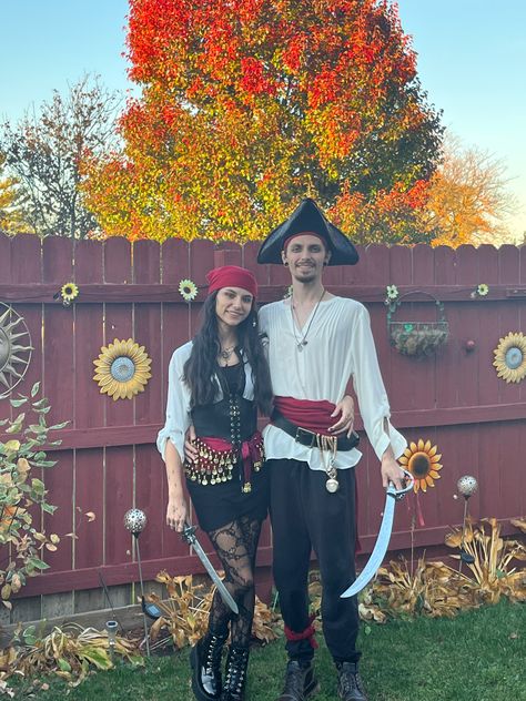 Mens Diy Pirate Costume, Pirate Costume Ideas Men, Pirates Of The Carribean Costume Couples, Diy Men’s Pirate Costume, Men’s Pirate Costume Diy Adult, Mens Pirate Costume Diy, Man Pirate Costume, Pirate Mens Costume, Male Pirate Costume