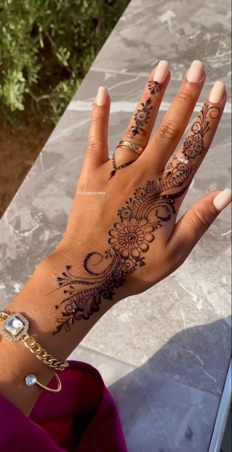 Tattoo Designs Henna, Henna Tattoo Design, Kids Henna, Cute Henna Designs, Tattoos Henna, Cute Henna Tattoos, Henna Style Tattoos, Jagua Henna, Henna Inspo