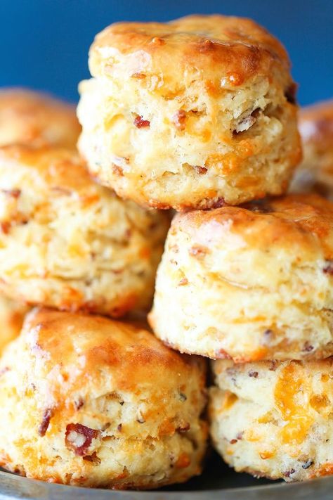 14 Easy Finger Foods for Thanksgiving | Brit Co Bacon Cheddar Biscuits, Best Thanksgiving Appetizers, Thanksgiving Appetizer Recipes, Flaky Biscuits, Cheddar Biscuits, Finger Foods Easy, Maple Bacon, Bacon Cheddar, Bread Recipes Homemade