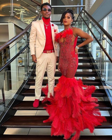 Prom Dates Couples, Homecoming Couples Outfits, Prom 2k22, Prom Dates, Dance Uniforms, Dream Relationship, Prom 2022, Prom Photoshoot, Classy Prom