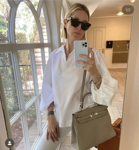 Rich Clean Girl Aesthetic, Aesthetic Comfy Outfits, Candid Photos Aesthetic, Kelly Rutherford Style, Old Money Style Women, Outfits Hailey Bieber, Old Money Women, Rich Mom Aesthetic, East Coast Aesthetic