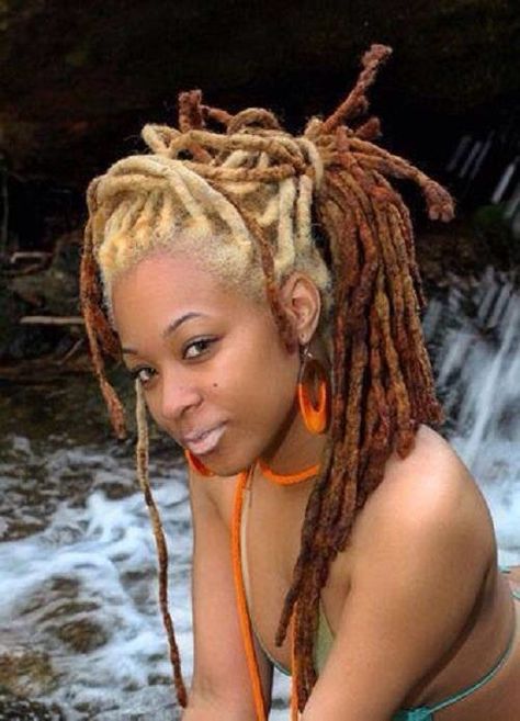 Locs Bleached Locs, Woman With Dreadlocks, Locs Black Women, Pretty Dreads, Colored Locs, Black Women Natural Hairstyles, Women Natural Hairstyles, Thick Locs, Dread Locks