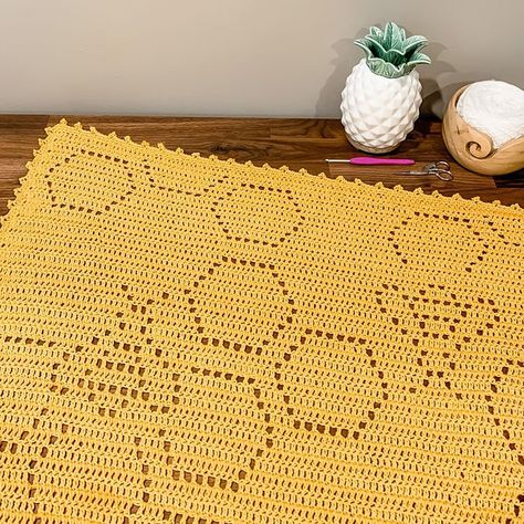 Bee Afghan, Bee Blanket Crochet, Crochet Filet Blanket, Super Chunky Crochet Blanket Pattern, Super Chunky Crochet Blanket, Bee Blanket, Bee Baby Blanket, Honeycomb Blanket, Chunky Crochet Blanket Pattern