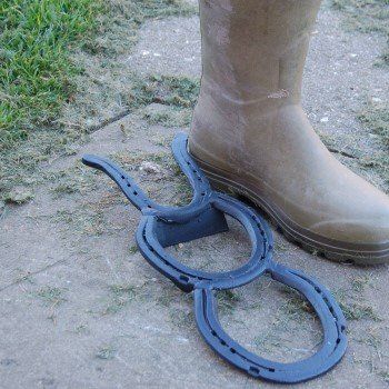 Welding Crafts, Horseshoe Projects, Horseshoe Decor, Mig Welder, Horseshoe Crafts, Welding Art Projects, Diy Welding, Horseshoe Art, Shoe Crafts