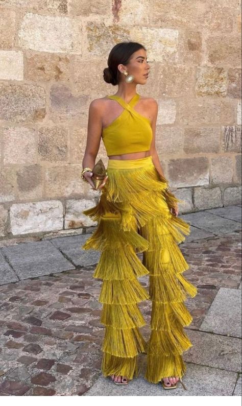 Beach Wedding Guest Dress Summer Classy, Resort Wedding Guest Attire, Wedding Guest Outfit Women, Funky Formal, Tulum Outfits Ideas, Italy Wedding Guest Outfit, Italy Wedding Guest, Elegant Outfit Classy, Long Blue Dress