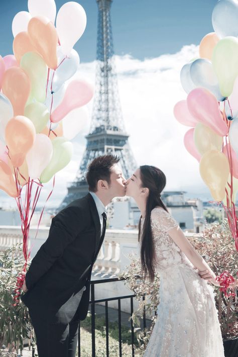 angelababy huang xiao ming paris wedding photography Angelababy Wedding, Huang Xiaoming, Pose Prewedding, Wedding Of The Year, Pre Wedding Poses, Couture Wedding Gowns, Breathtaking Wedding, Paris Wedding, Prewedding Photography