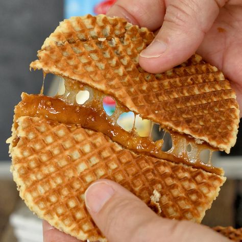 Dutch Stroopwafels Stroopwafel Recipe, Dutch Waffles, Waffle Cone Maker, Caramel Waffles, Cookie Crisp, Clean Baking, Waffles Recipe, Waffle Cookies, Wafer Cookies