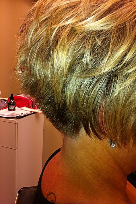 Bob Hairstyles - Yes, You Want It! Isn't that what you are searching for? Visit now for more ideas. Bob Haircut Back View, Stacked Hairstyles, Short Stacked Bob Hairstyles, Short Stacked Hair, Short Stacked Bob Haircuts, Beyonce Hair, Stacked Haircuts, Stacked Bob Hairstyles, Stacked Hair