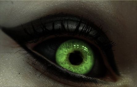 Werewolf Green Eyes, Black Sclera Aesthetic, Glowing Green Eyes Aesthetic, Necromancy Aesthetic Green, Green Demon Aesthetic, Tiefling Eyes, Green Eyes Character, Vampire Eyes, Black Hair Green Eyes