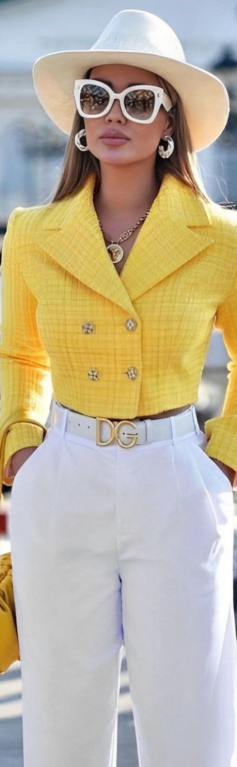 Rita Tesla, Woman Suit Fashion, Double Take, Elegant Chic, Yellow Fashion, Suit Fashion, Street Chic, Mode Inspiration, Elegant Outfit