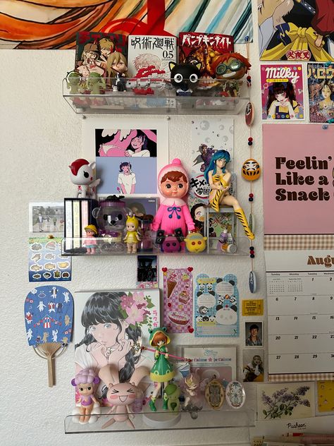 Diy Knick Knacks, Anime Figure Shelf, Plushies Collection Room, Manga Collection Room Aesthetic, Anime Figure Wall Shelf, Anime Figurine Collection Room, Cool Room Decor, Otaku Room, Room Desk