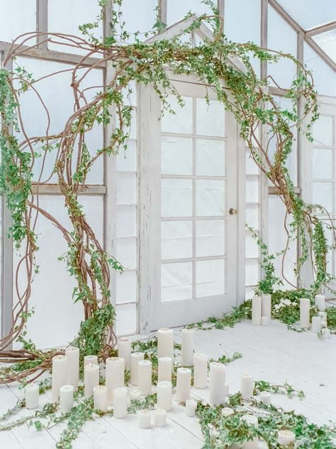 wedding ceremony decor - photo by Wedding Nature Photography http://ruffledblog.com/modern-indoor-garden-wedding-inspiration Wedding Arch Indoor, Modern Indoor Garden, Italian Wedding Venues, Wedding Nature, Indoor Garden Wedding, Ceremony Candles, Getting Married In Italy, Exquisite Gardens, Garden Wedding Inspiration